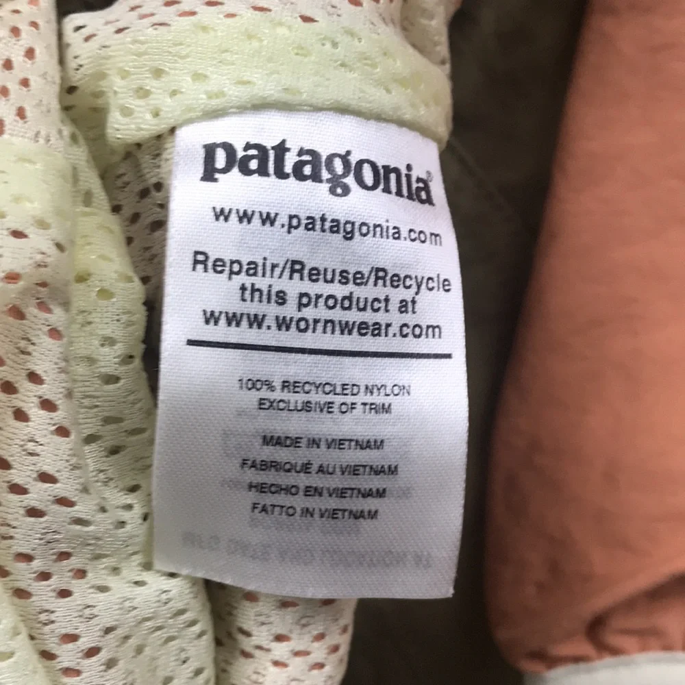 Patagonia Jacket (size 2T) - Picture 6 of 6